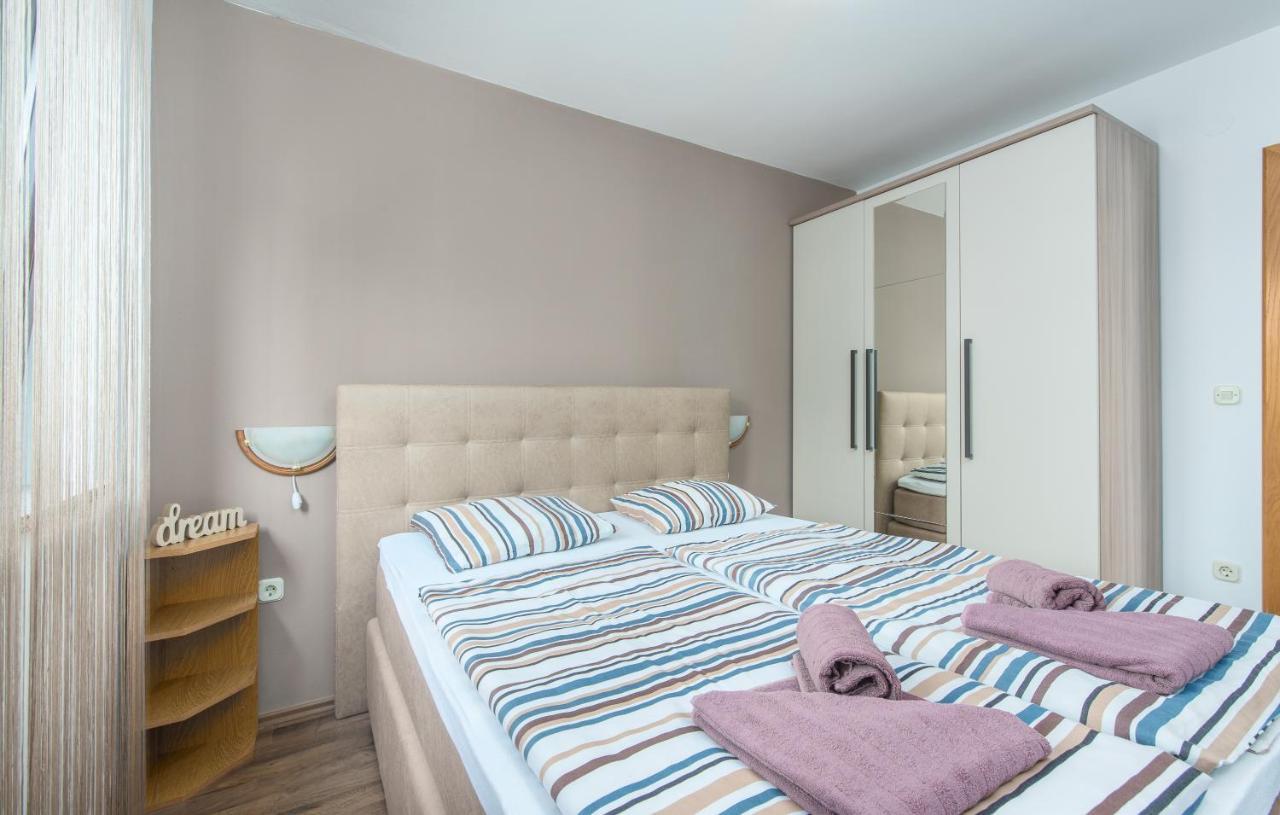 Apartmani Lorena Poreč Eksteriør billede
