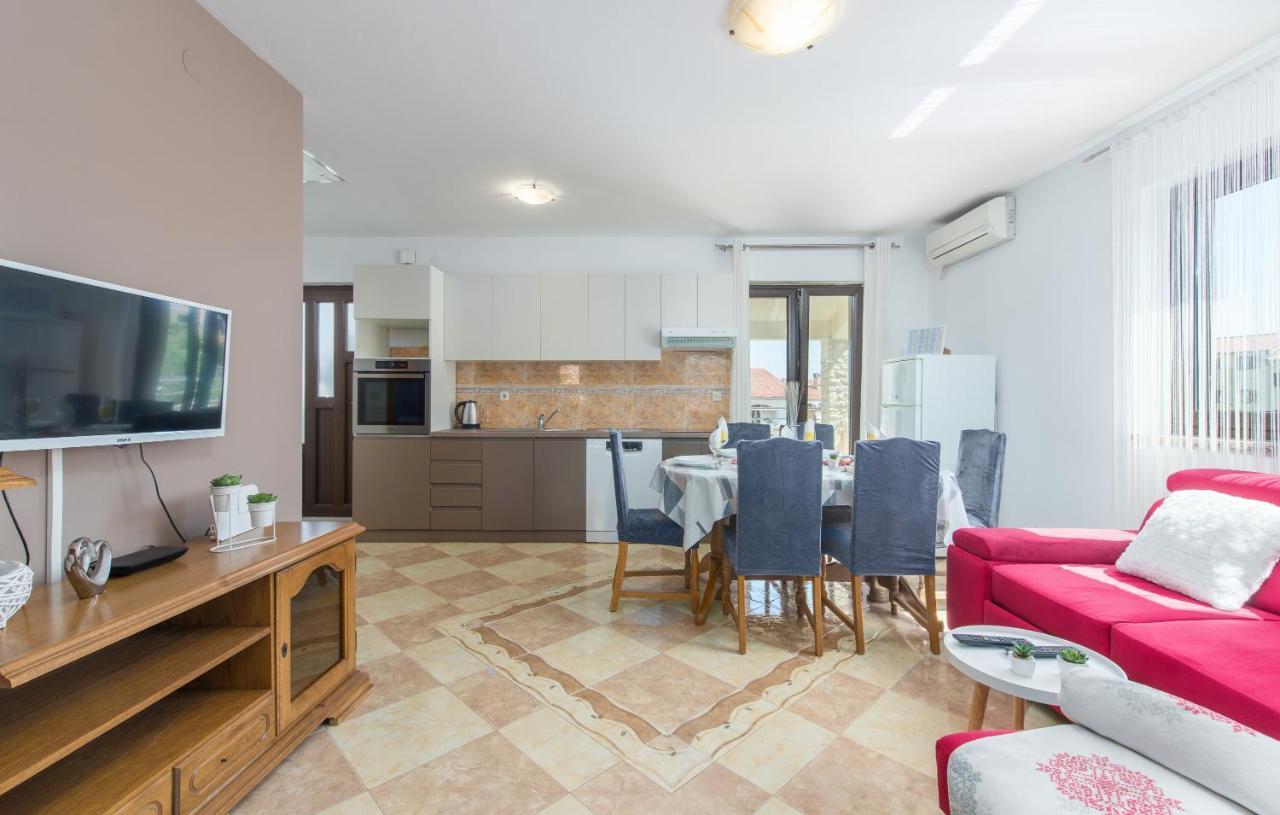 Apartmani Lorena Poreč Eksteriør billede
