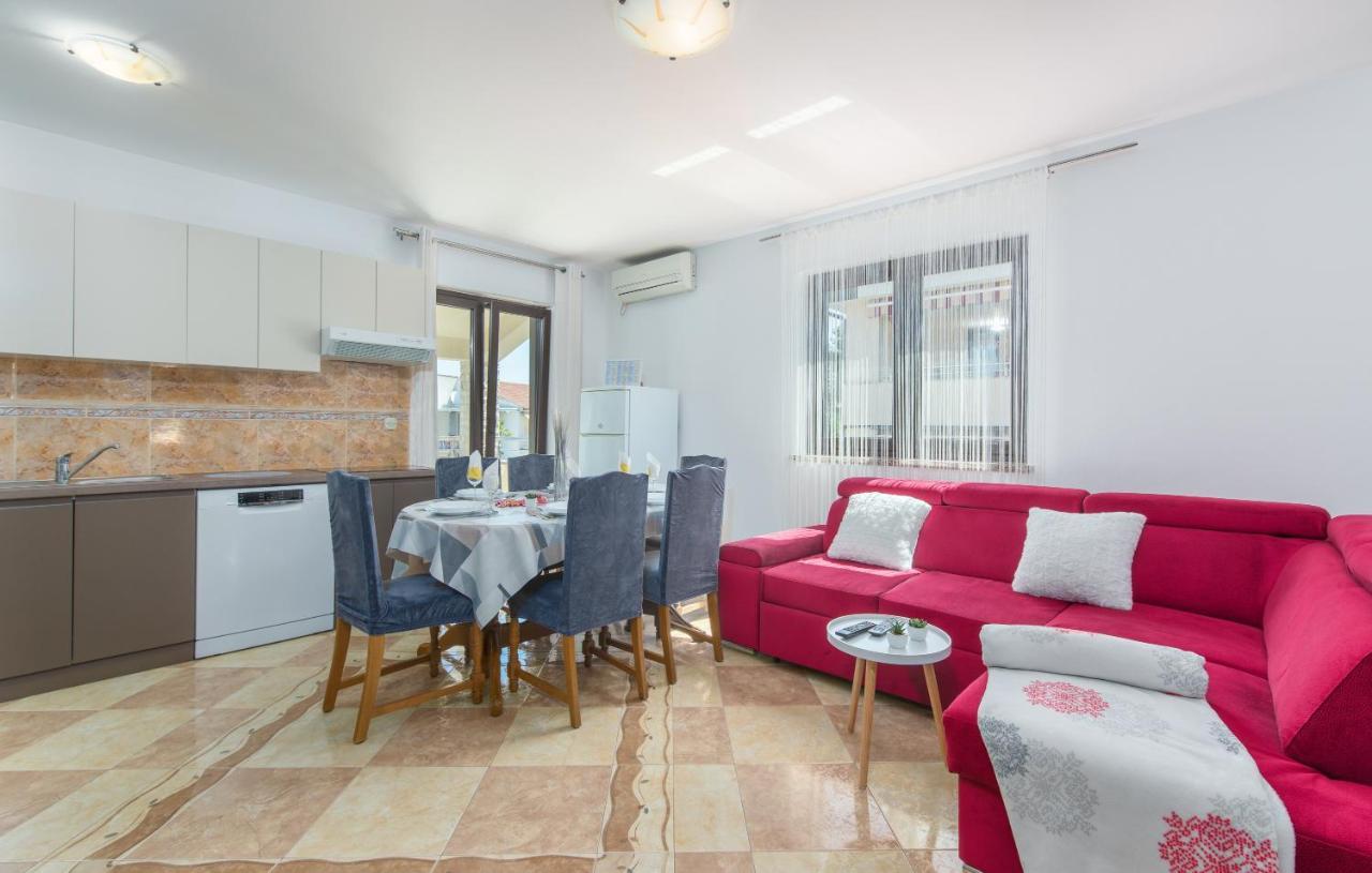 Apartmani Lorena Poreč Eksteriør billede